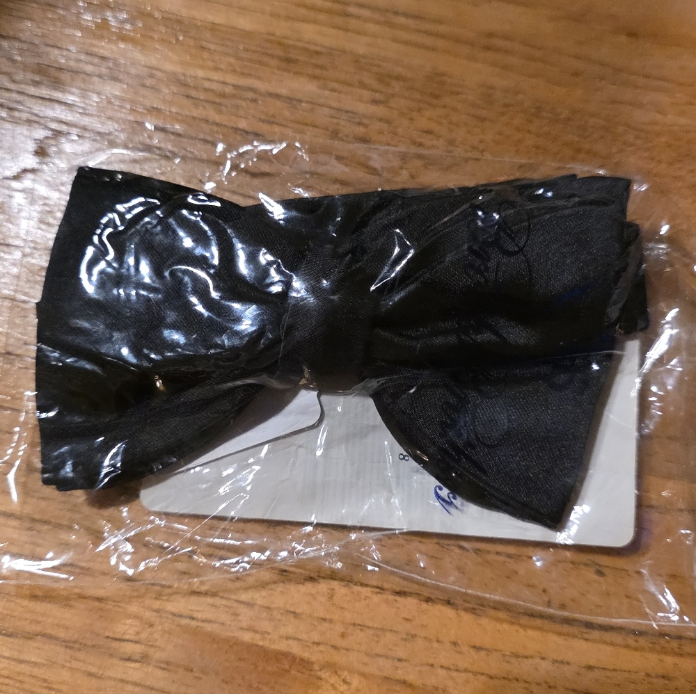 Brooks Brothers Elegant Black Bow Tie